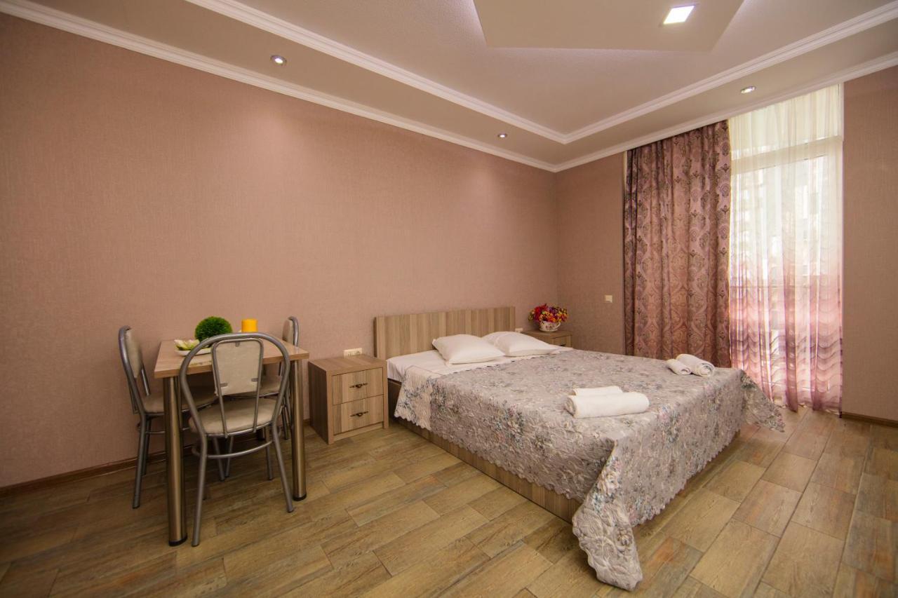 Sea Towers Suite Батуми Экстерьер фото