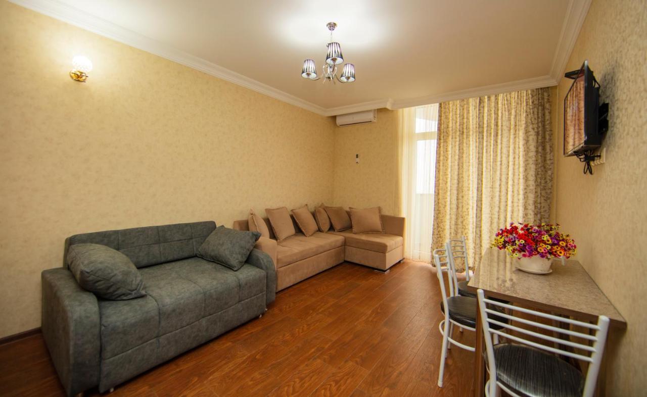 Sea Towers Suite Батуми Экстерьер фото