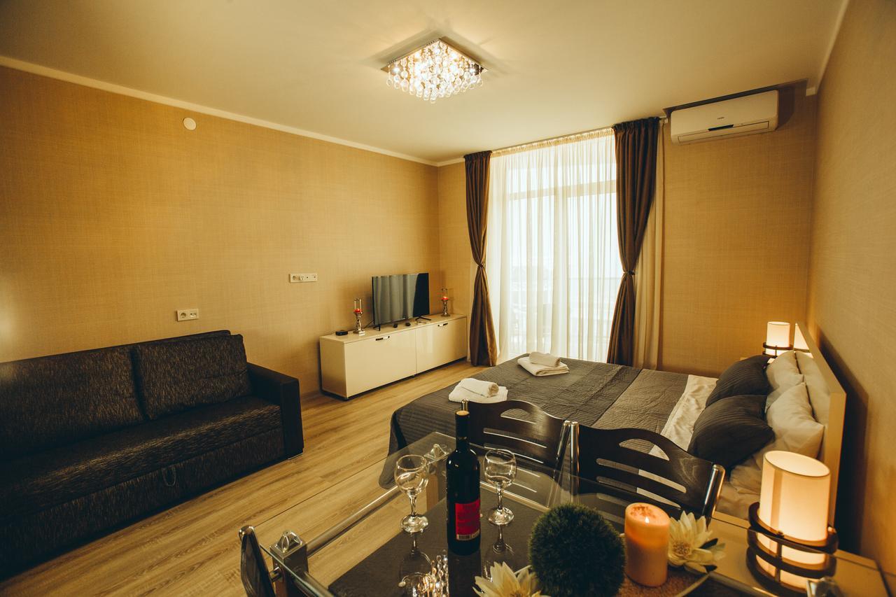 Sea Towers Suite Батуми Экстерьер фото